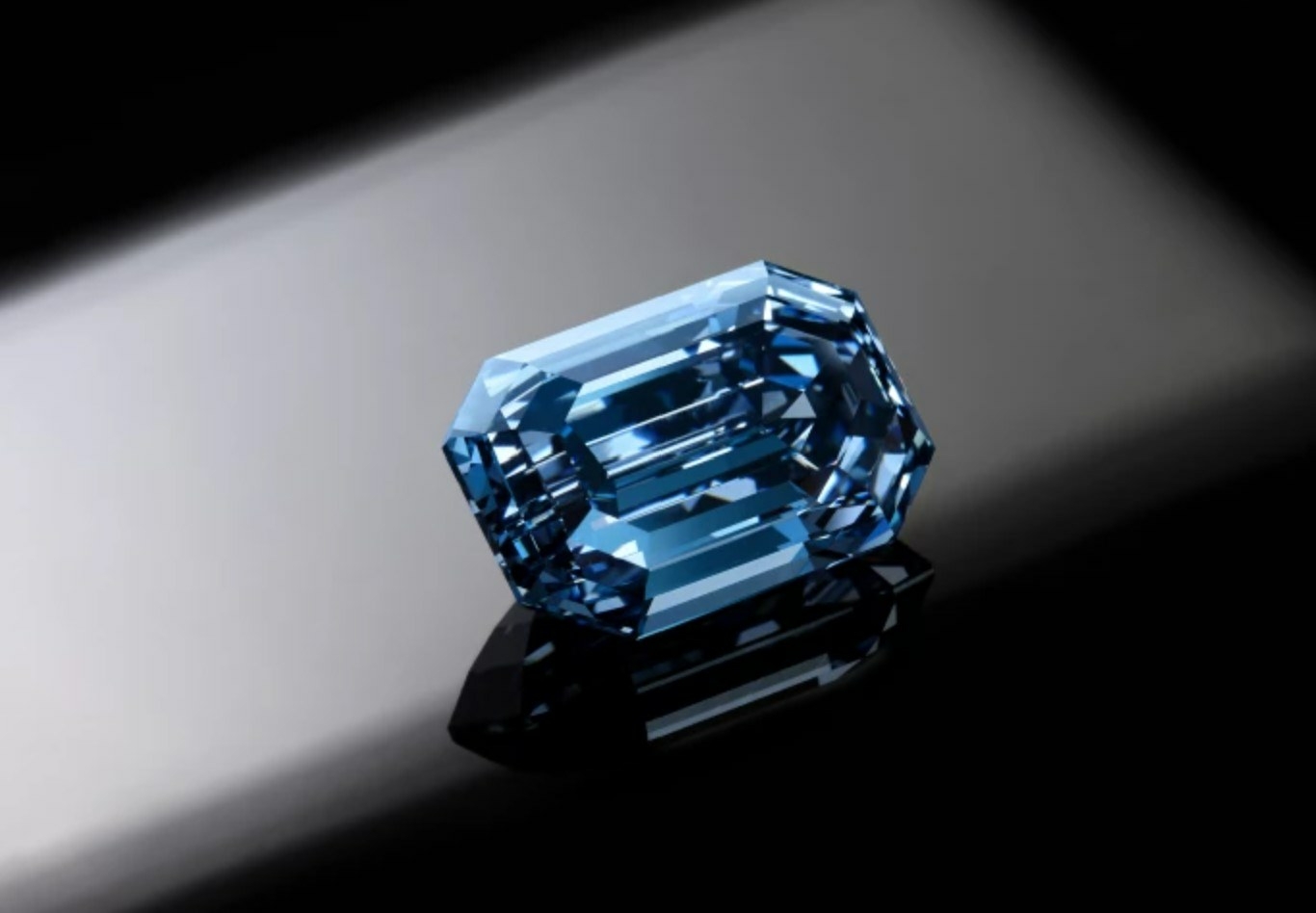 De Beers Blue Diamond