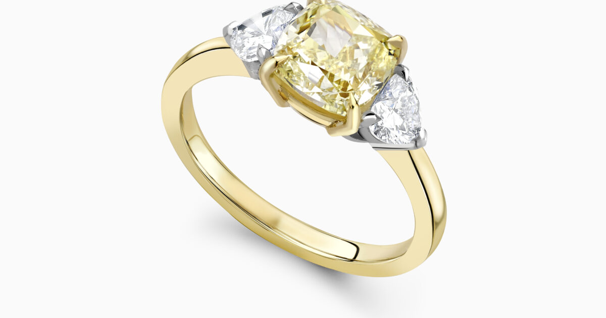 Diamond trilogy ring yellow gold online